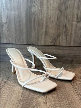 Forever 21 White Strappy Heels Square Toe Slip-On Sandals Size 6